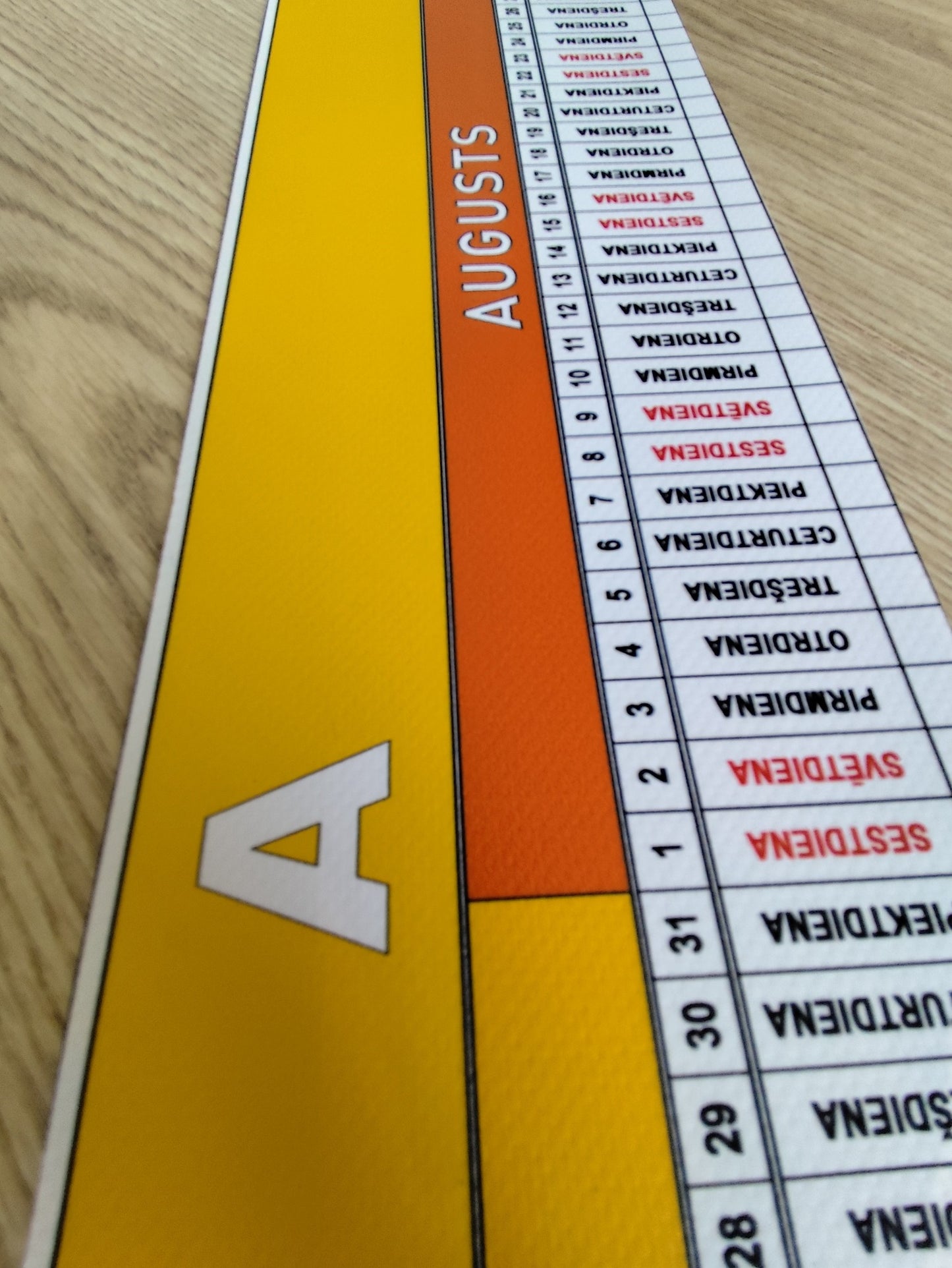 Lineārs kalendārs no 1.septembra līdz 31.augustam