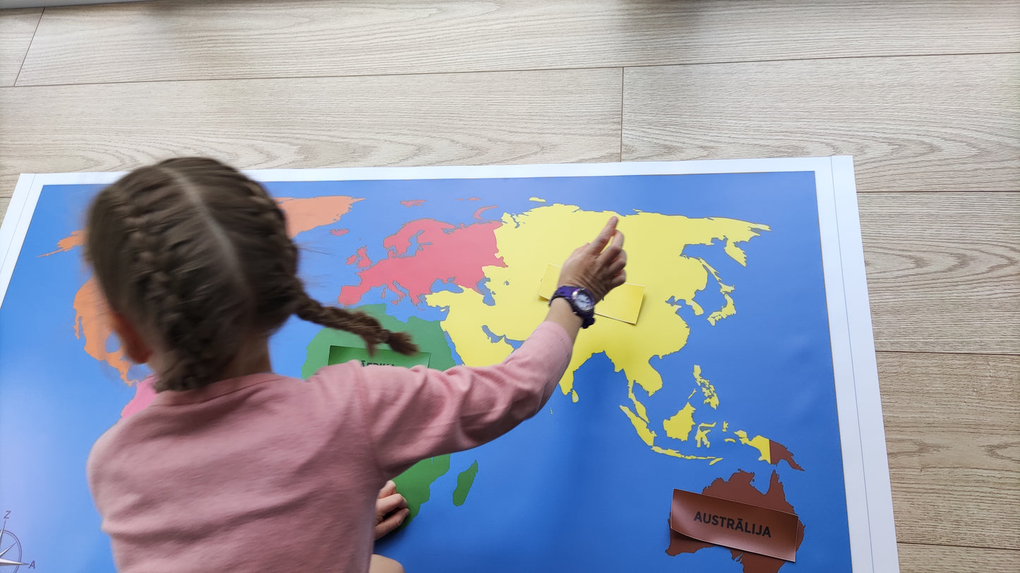 Kontinentu karte. Montessori kontinentu krāsās